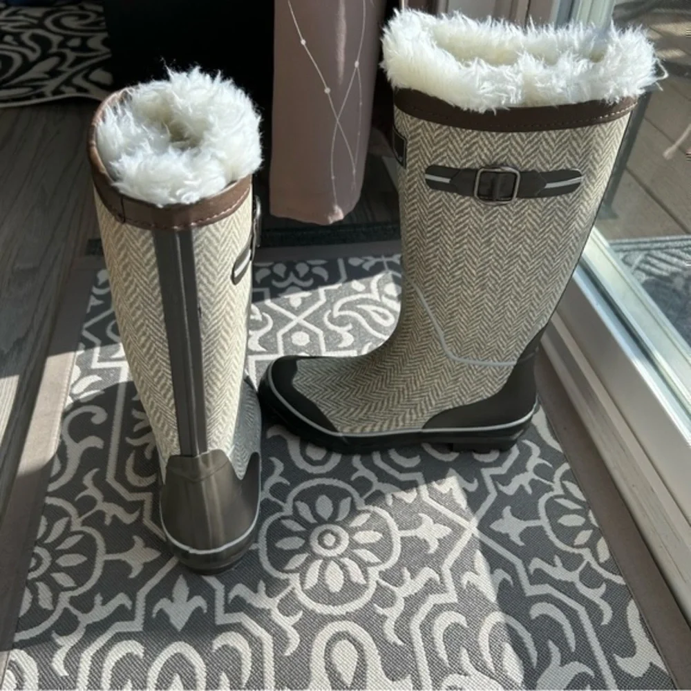 ✨ arctic shield brown herringbone for winter rain ☔️ rubber wellies boots 👢 6